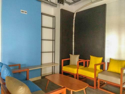 Simply And Cozy Studio At Dave Apartment By Travelio