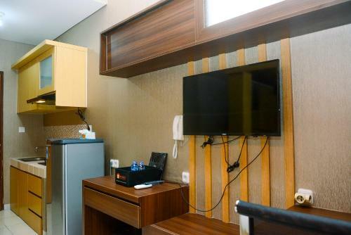 Simply And Cozy Studio At Dave Apartment By Travelio