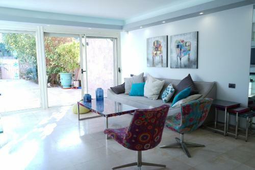 Amdar Residence Apartment - Private Pool, Sea View & Sauna