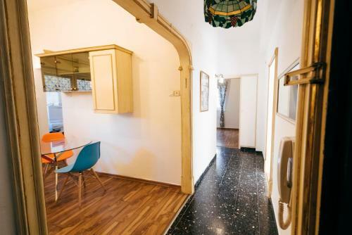 Two Bedroom Apartment In Frishman
