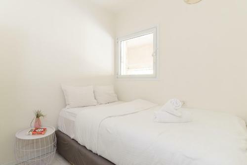 6 Tankhum - By Beach Apartments Tlv