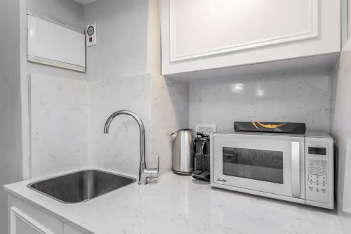 Magical Apartments, In Front To Mamilla Mall