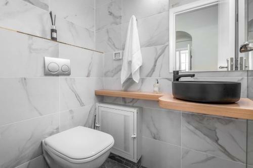 Magical Apartments, In Front To Mamilla Mall