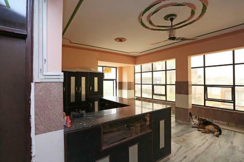 Oyo 35450 Bombay Central Hotel