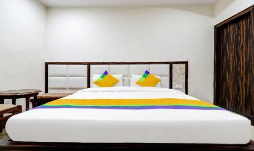 Hotel Oyo 42691 Rhythm Residency