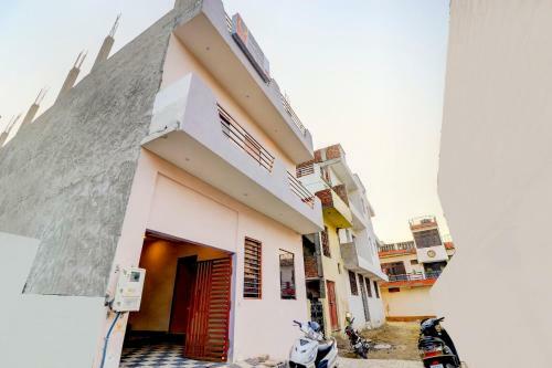 Oyo 78729 Hotel Divine