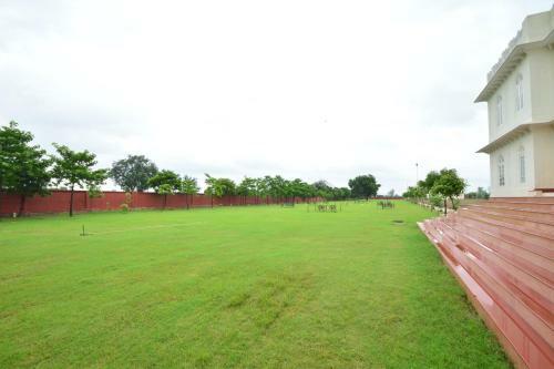 Hotel Aaram Baagh Agra By Pachar Group