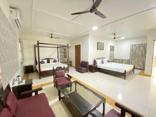 Hotel Casa Blanca - A Boutique Resort