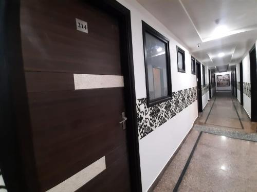 Hotel R. G Palace (Ram Ganga Palace)