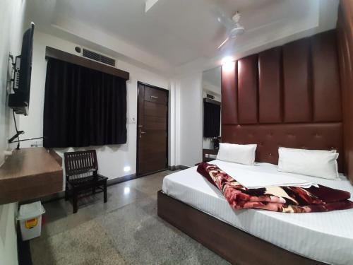 Hotel R. G Palace (Ram Ganga Palace)