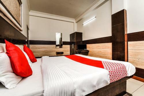 Oyo 15769 Hotel Alpine Inn