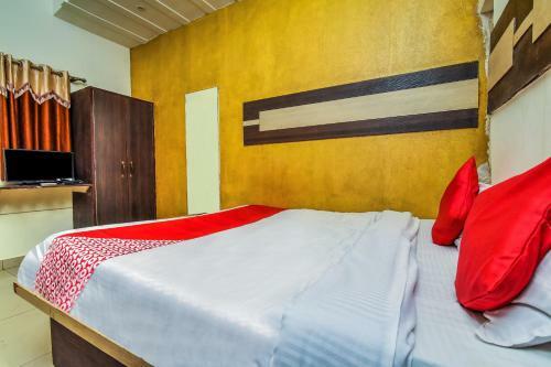 Oyo 15769 Hotel Alpine Inn