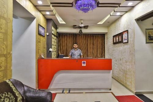 Oyo 2174 Hotel Radhey Inn