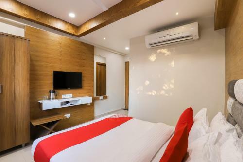 Oyo 69353 Hotel Madhav Villa