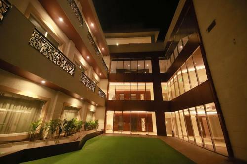Hotel Ramada By Wyndham Aligarh Gt Road