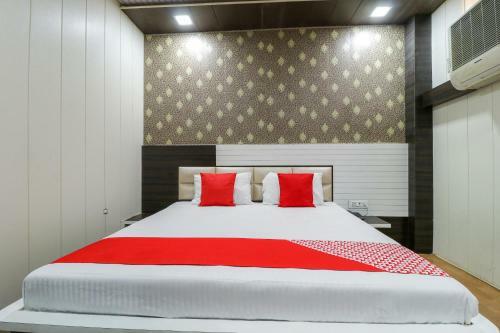 Hotel Oyo 48299 Rd Residency