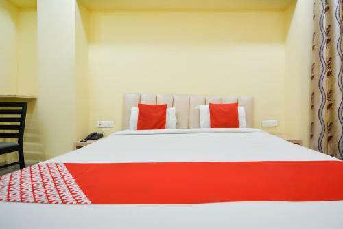 Oyo 70316 Hotel Jay Vee Continental
