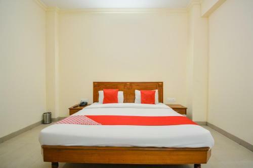 Oyo 70316 Hotel Jay Vee Continental