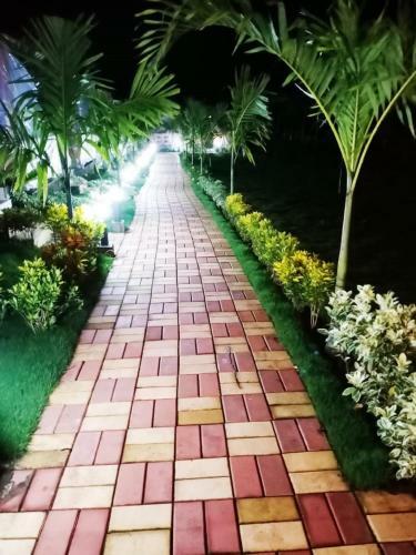 Hotel Grand Vatika Resort