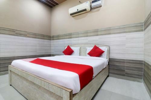 Hotel Oyo 49871 Geeta Palace