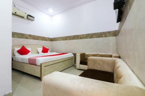 Hotel Oyo 49871 Geeta Palace