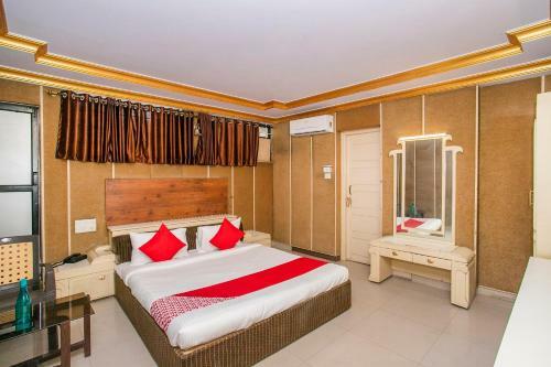 Hotel Oyo Flagship 77157 Puttana Chetty Townhall
