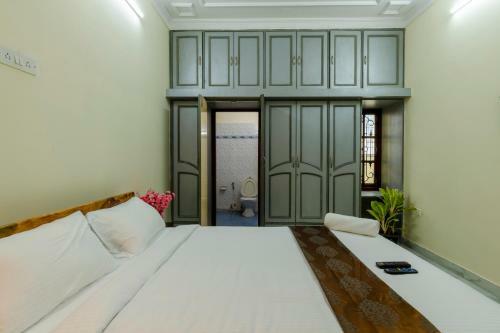 Hostal The White Villa Boutique Stay