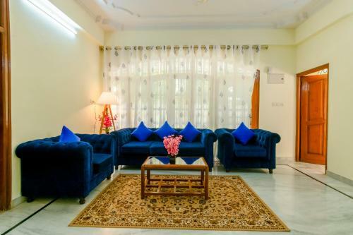 Hostal The White Villa Boutique Stay