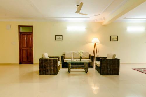 Hostal The White Villa Boutique Stay