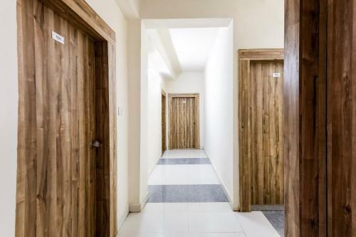 Hotel Oyo 30193 Shourya Residency