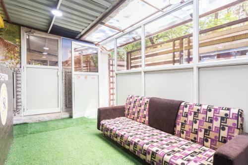 Hotel Oyo 27867 Savitri Regency