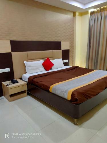 Lal Qila Hotel