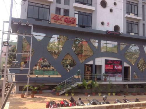 Lal Qila Hotel