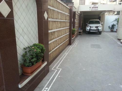 Hotel Ashray International, Sion