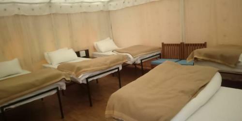 Camp Kasbah, Bir