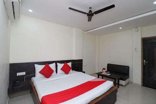 Capital O 30234 Hotel Shri Sai Amrit