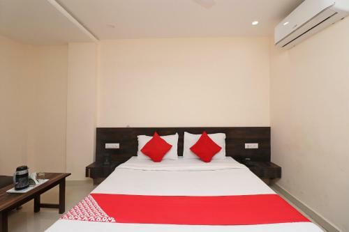 Capital O 30234 Hotel Shri Sai Amrit