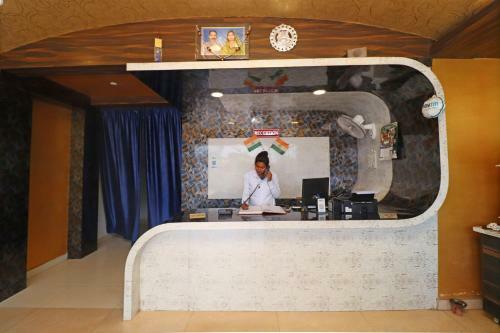 Capital O 30234 Hotel Shri Sai Amrit