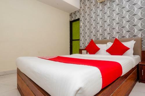 Hotel Oyo 26563 Safar Residency