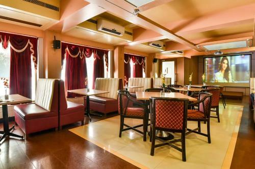 Hotel Collection O 561 Marol Naka Metro Station