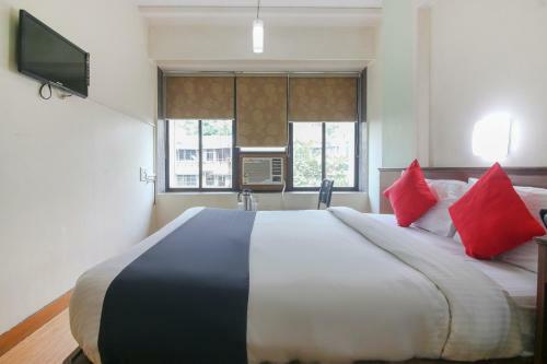 Capital O75414 Hotel Dream Residency
