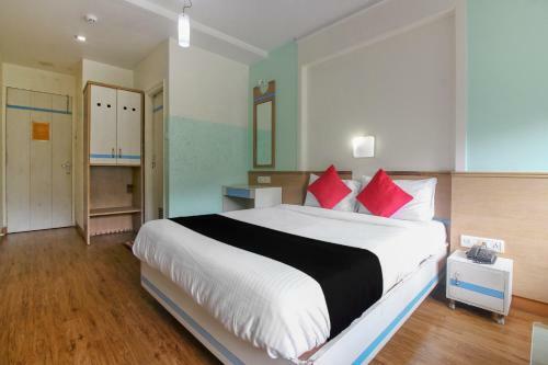 Capital O75414 Hotel Dream Residency