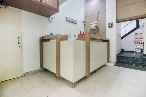 Capital O75414 Hotel Dream Residency