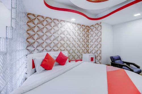 Oyo 71140 Hotel Grand