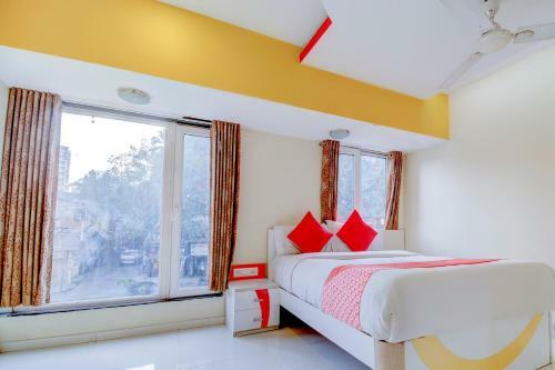 Oyo 71140 Hotel Grand