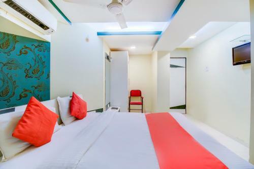 Oyo 71140 Hotel Grand