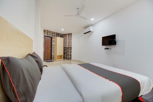 Collection O 50232 Ulife Hotel
