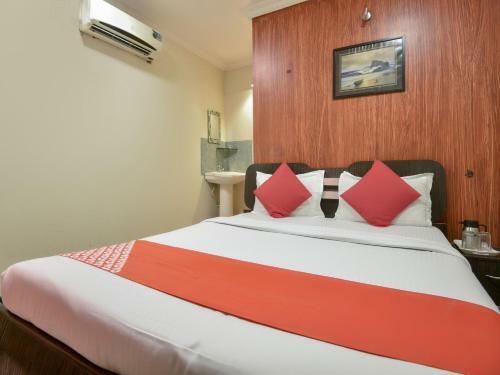 Oyo 76488 Hotel Impex Residency