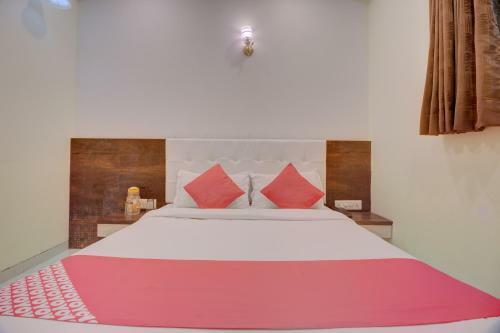 Hotel Oyo 42939 Royal Orbit
