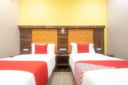 Oyo 30693 Hotel Blue Executive